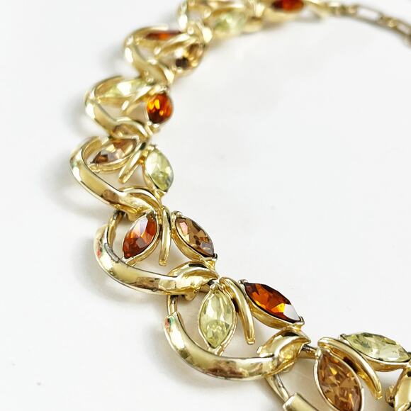 Coro Mid-Century Vintage Rhinestone Leaf Collar Necklace - Picture 4 of 9